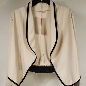 Women. Black& cream. Long sleeve. Short jacket.